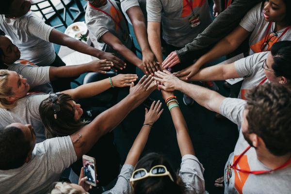Les Bénéfices Inattendus de l'Engagement Sociétal pour votre Entreprise